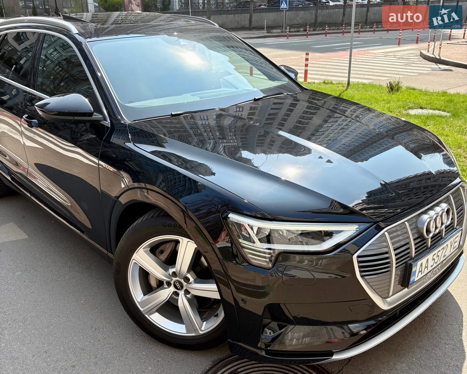 2020 Audi e-tron - мініатюра 3