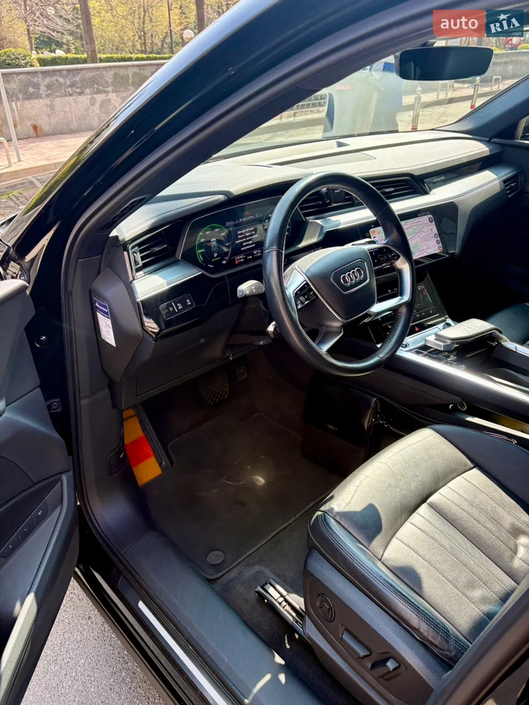 2020 Audi e-tron - мініатюра 25