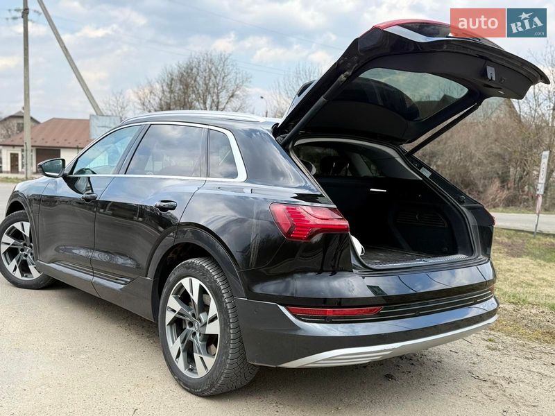 Внедорожник / Кроссовер Audi e-tron 2019 в Львове