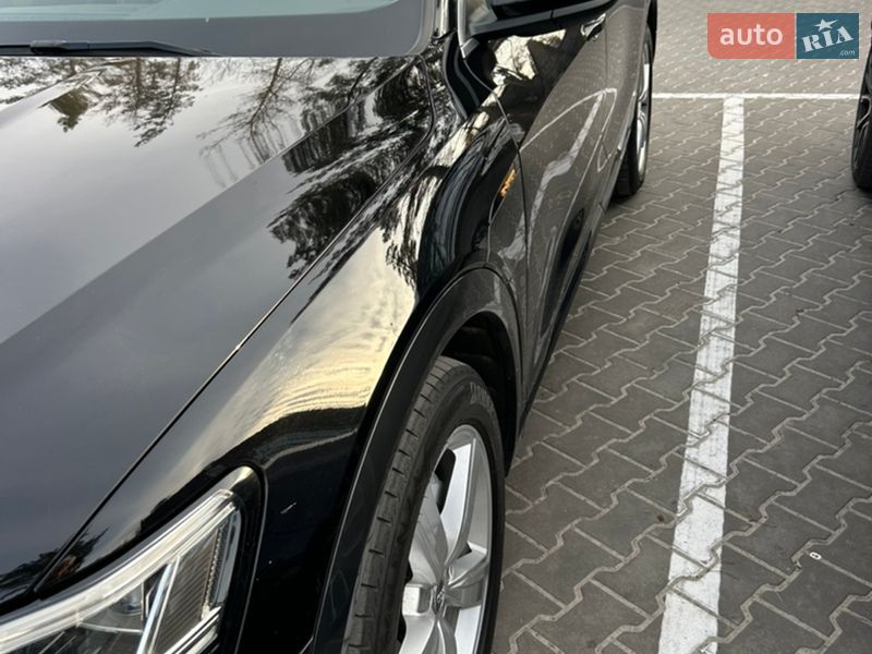 Позашляховик / Кросовер Audi e-tron 2019 в Києві