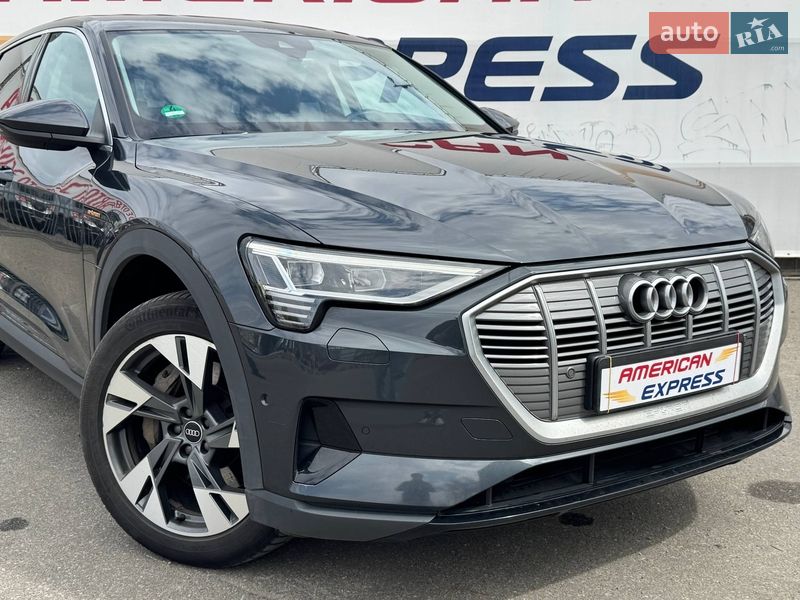 Внедорожник / Кроссовер Audi e-tron 2022 в Киеве