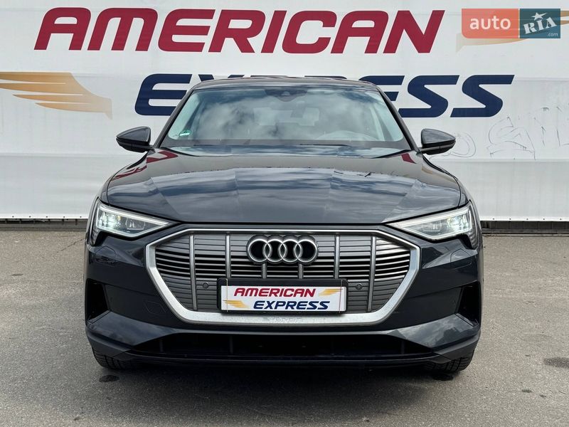 Внедорожник / Кроссовер Audi e-tron 2022 в Киеве