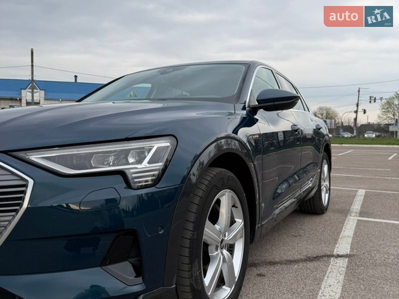 Внедорожник / Кроссовер Audi e-tron 2021 в Житомире