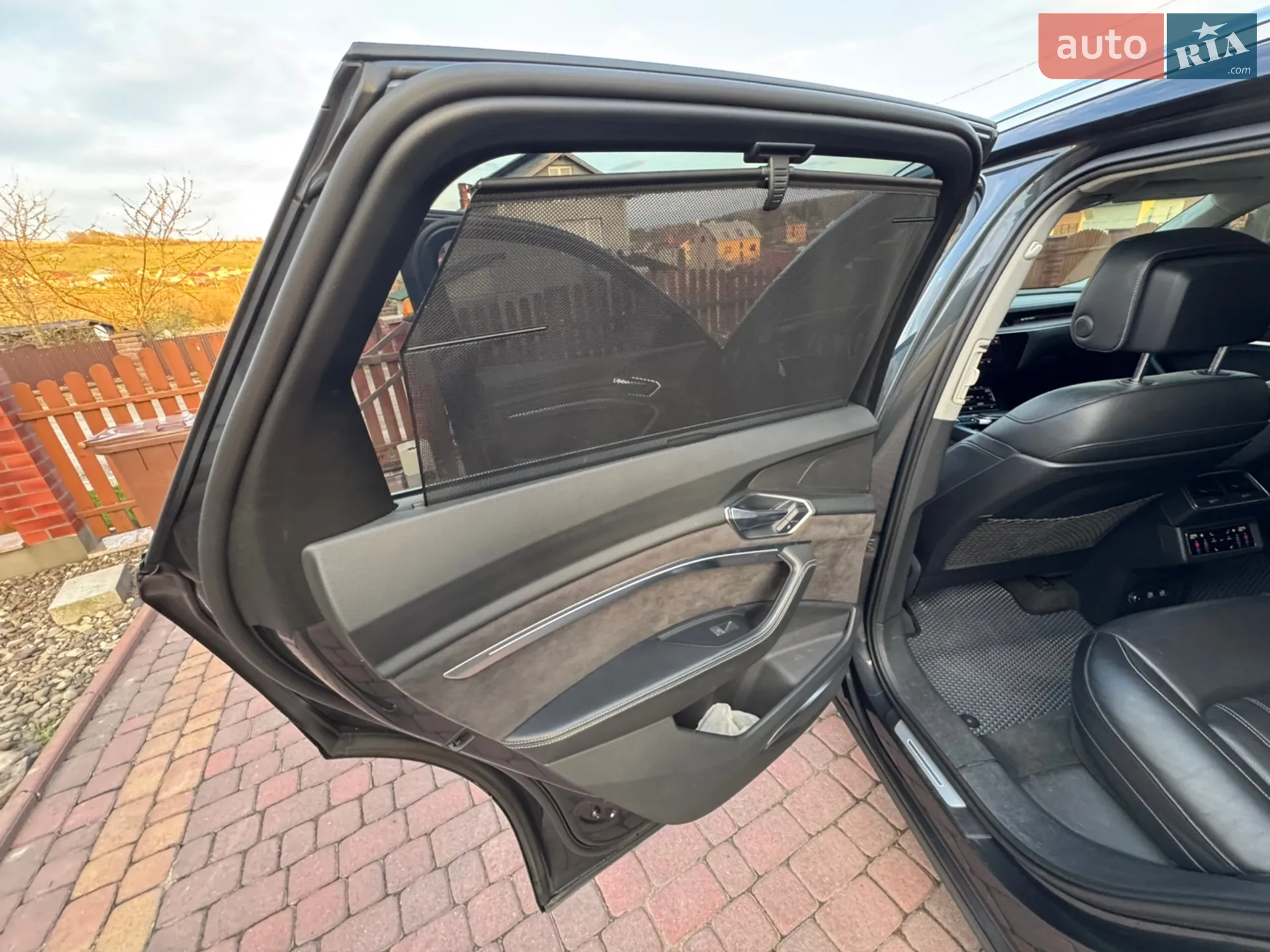 2019 Audi e-tron - мініатюра 28