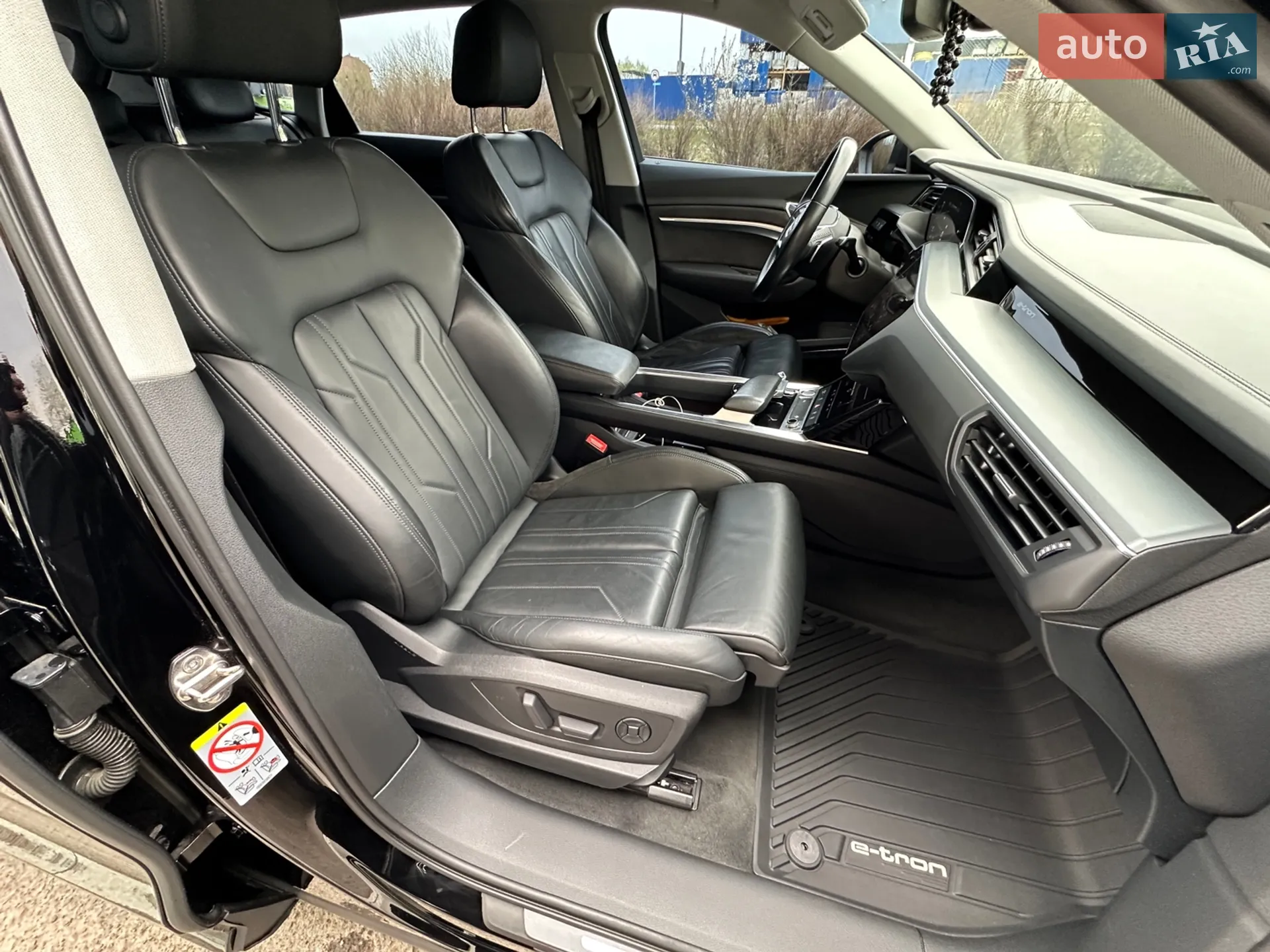 2019 Audi e-tron - мініатюра 36