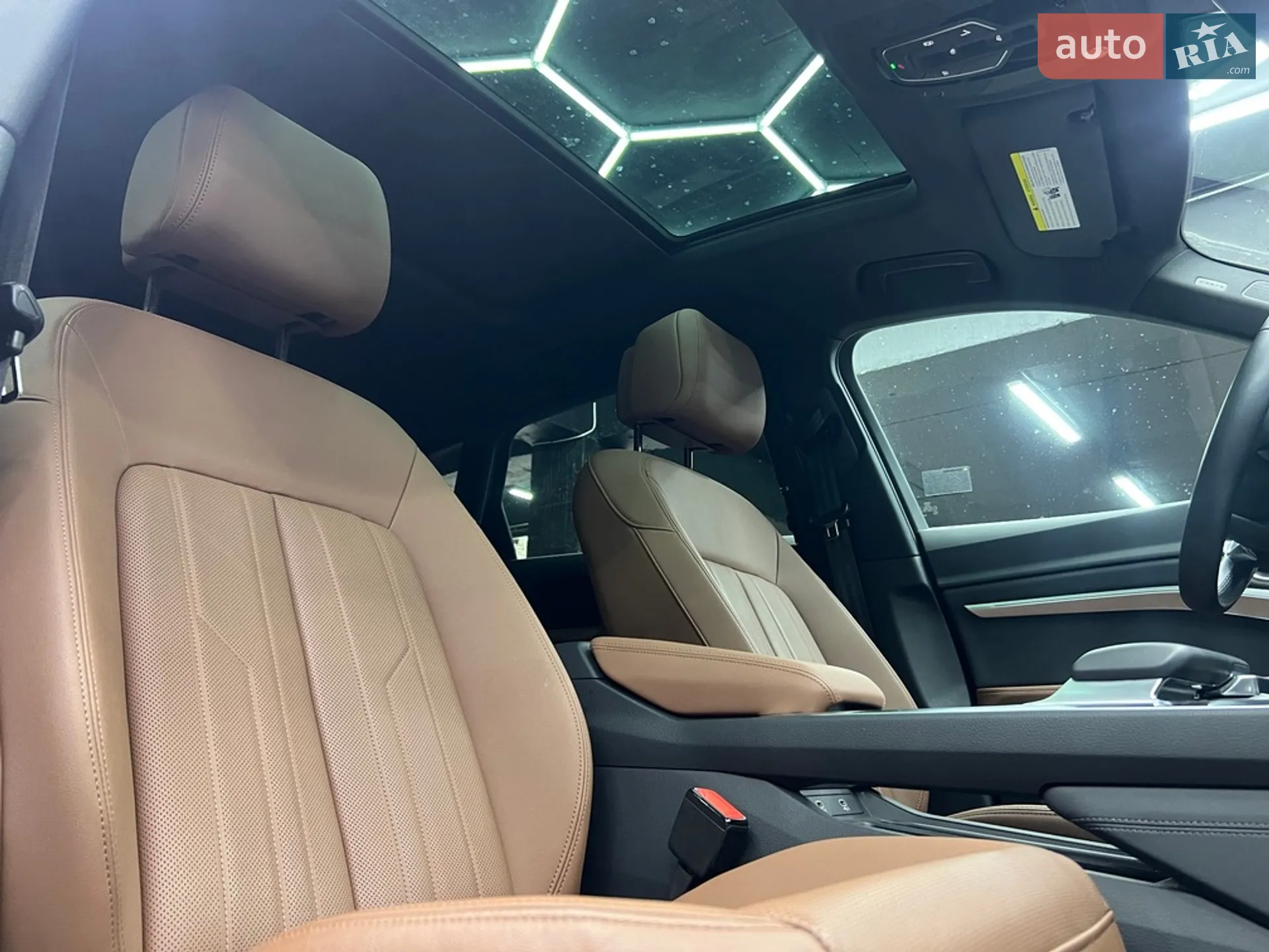 2022 Audi e-tron - мініатюра 24