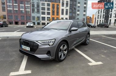 Внедорожник / Кроссовер Audi e-tron 2019 в Ровно