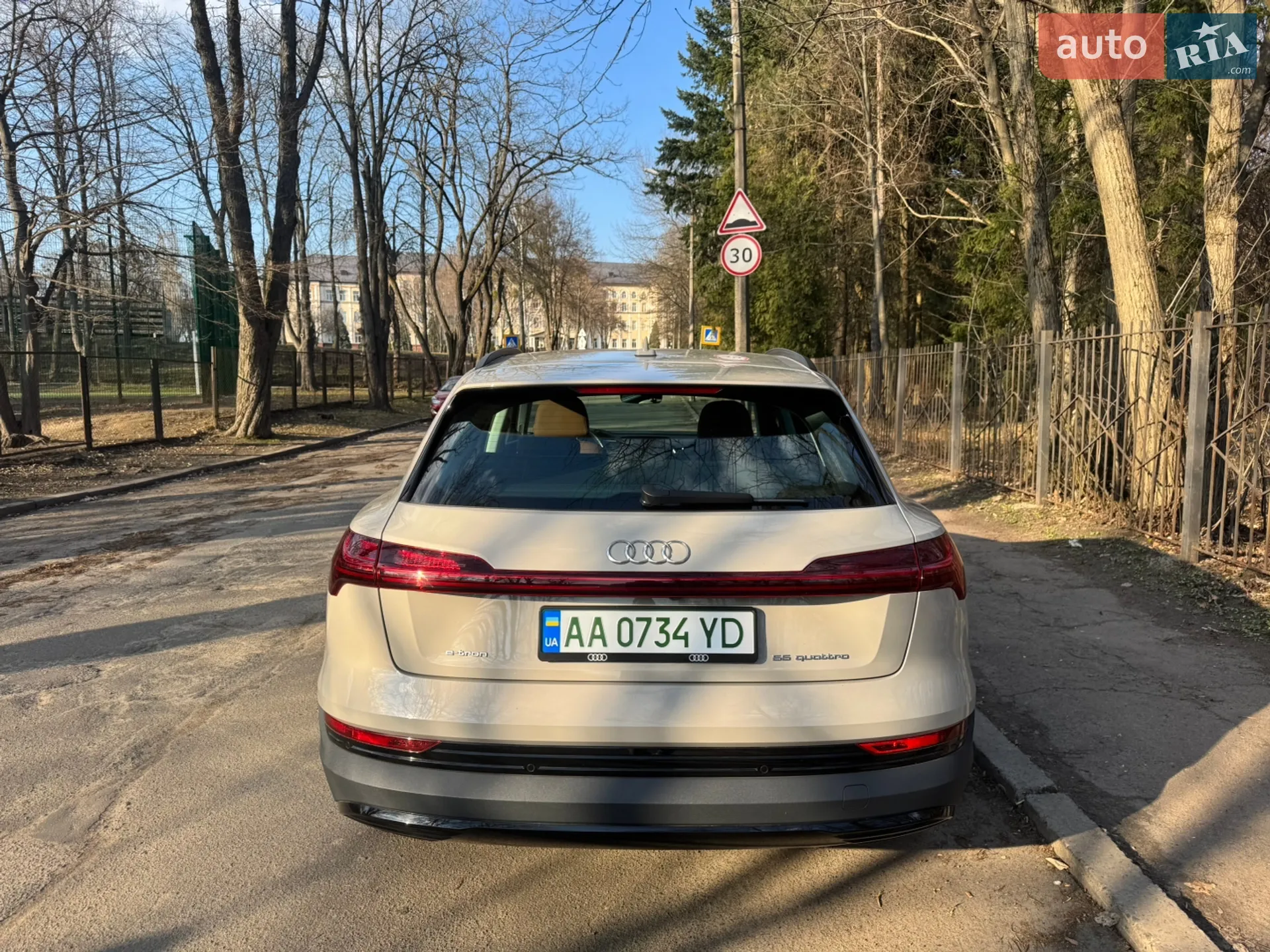2019 Audi e-tron - мініатюра 9