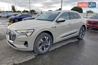 Внедорожник / Кроссовер Audi e-tron 2022 в Киеве
