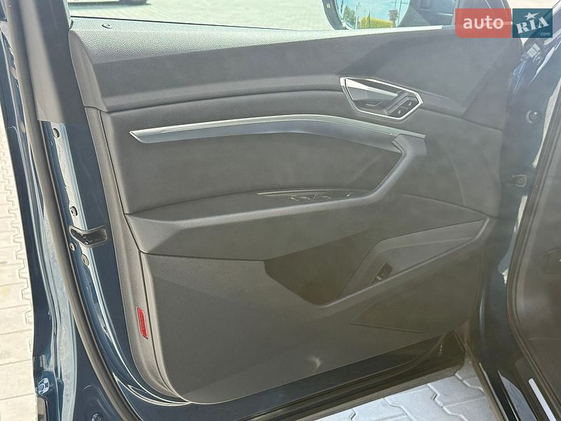 Внедорожник / Кроссовер Audi e-tron 2021 в Городке