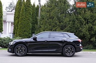 Внедорожник / Кроссовер Audi e-tron 2022 в Киеве