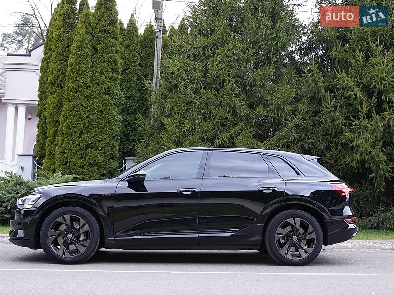 Внедорожник / Кроссовер Audi e-tron 2022 в Киеве