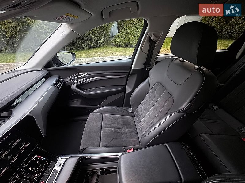 Внедорожник / Кроссовер Audi e-tron 2022 в Киеве