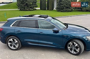 Позашляховик / Кросовер Audi e-tron 2019 в Дніпрі