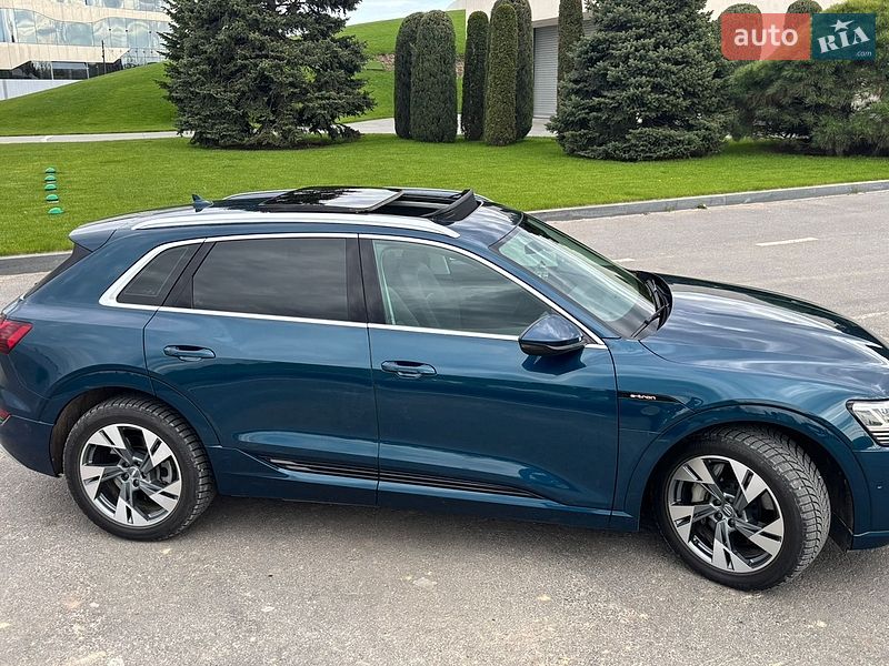 Внедорожник / Кроссовер Audi e-tron 2019 в Днепре