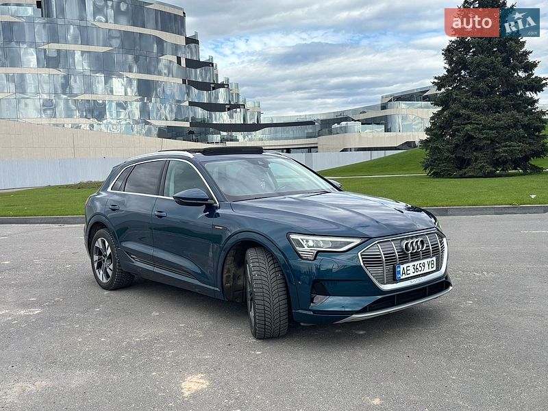 Внедорожник / Кроссовер Audi e-tron 2019 в Днепре