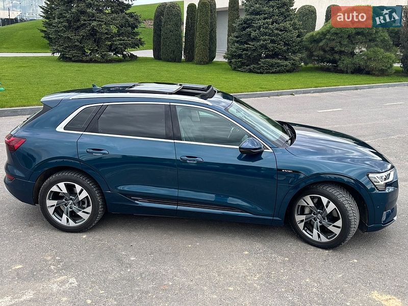 Внедорожник / Кроссовер Audi e-tron 2019 в Днепре