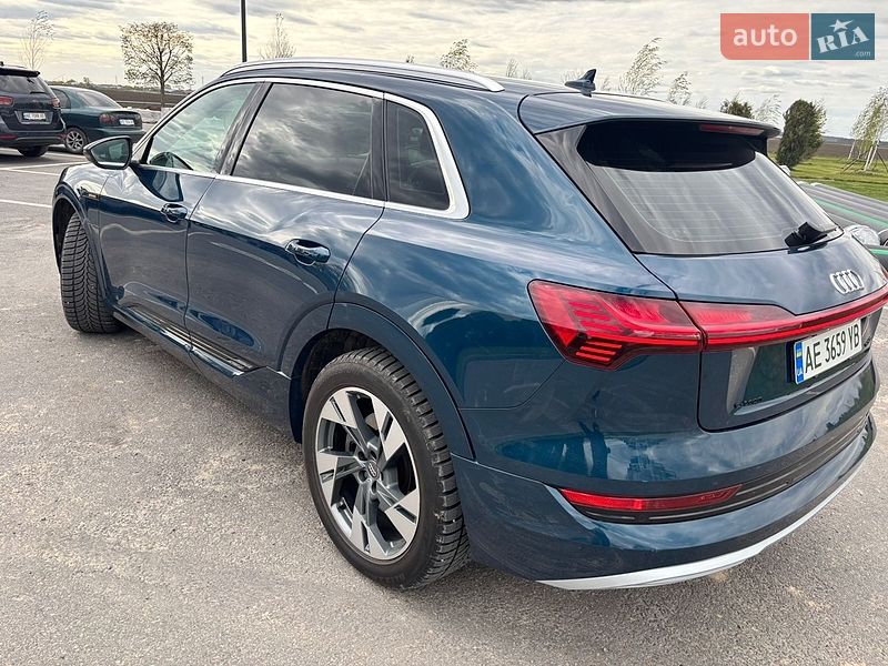 Внедорожник / Кроссовер Audi e-tron 2019 в Днепре