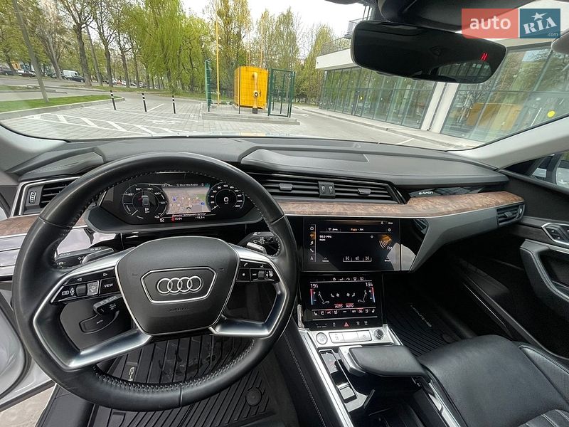 Внедорожник / Кроссовер Audi e-tron 2019 в Ровно