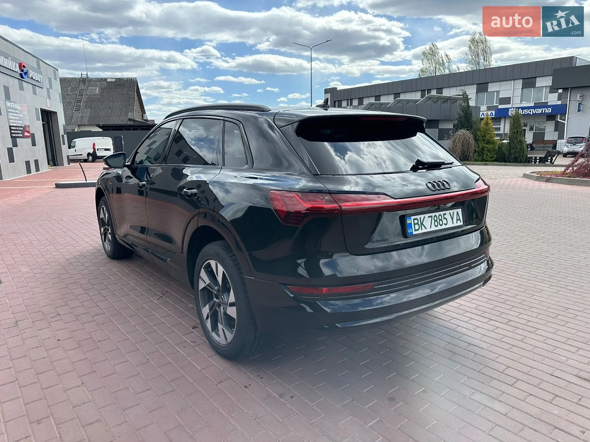 Audi e-tron 2022 VIN WA1AAAGE2NB028512 фото оголошення 5 з 39