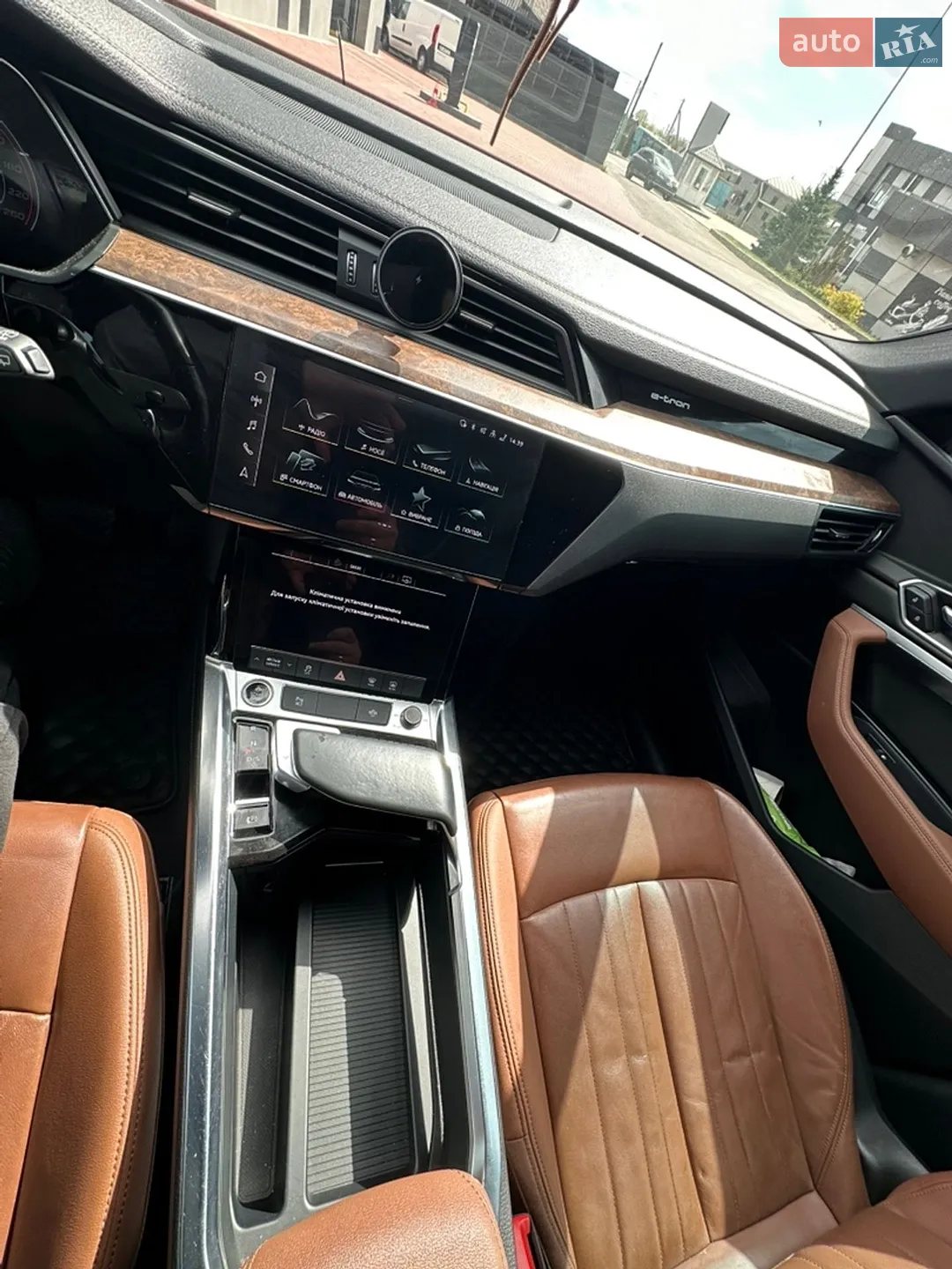 Audi e-tron 2022 VIN WA1AAAGE2NB028512 фото оголошення 6 з 39