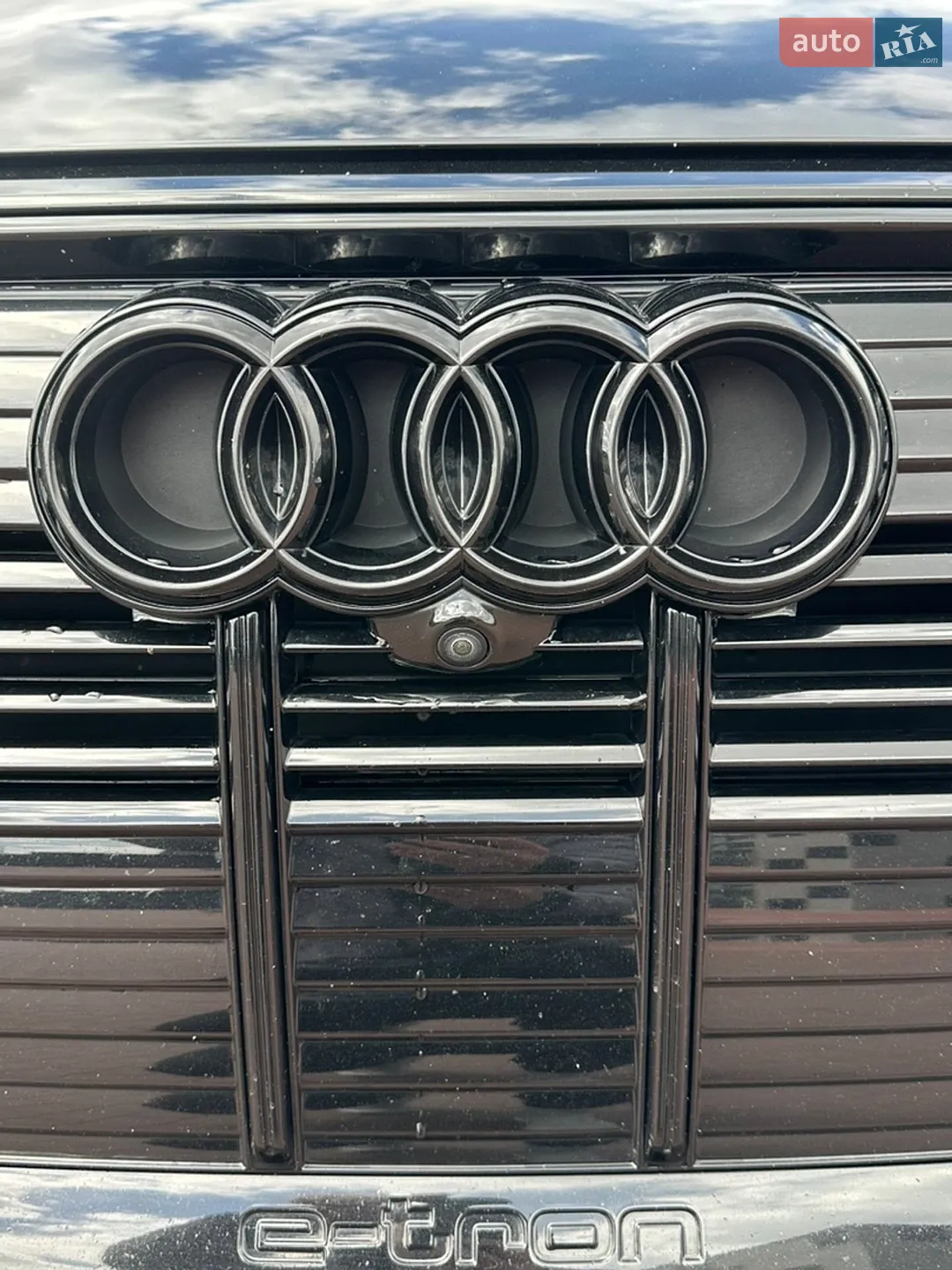 Audi e-tron 2022 VIN WA1AAAGE2NB028512 фото оголошення 13 з 39