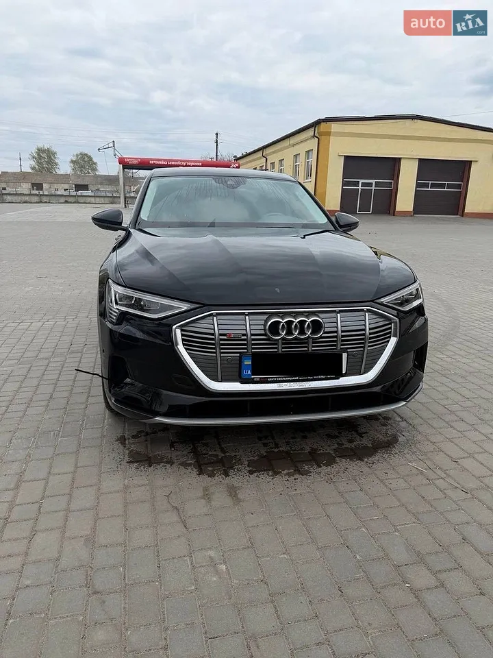 2022 Audi e-tron - мініатюра 21