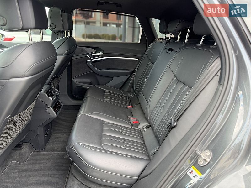 Внедорожник / Кроссовер Audi e-tron 2019 в Городке