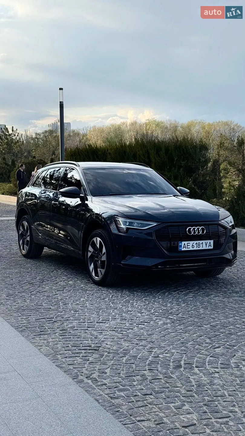2022 Audi e-tron - мініатюра 8