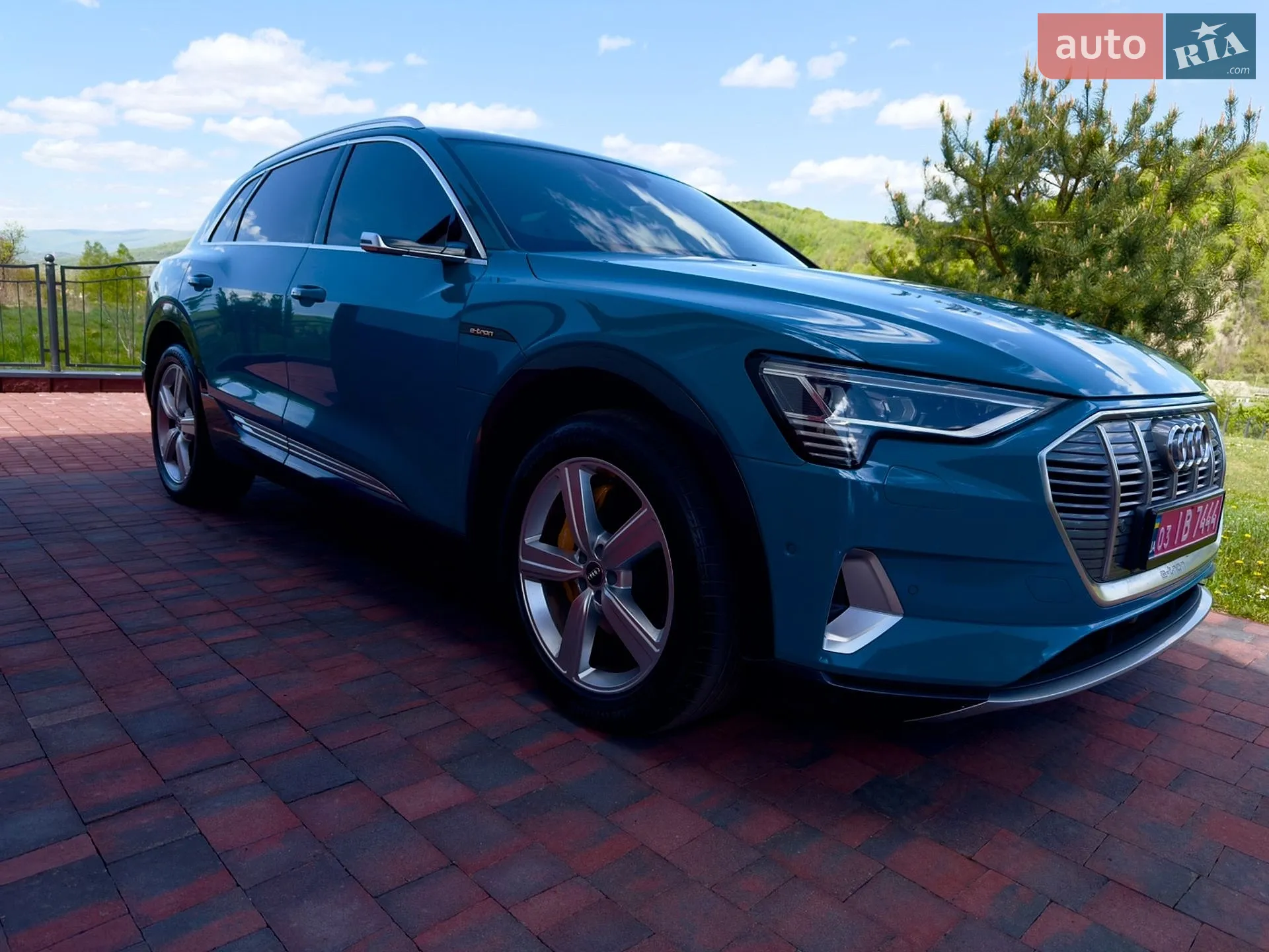 2019 Audi e-tron - мініатюра 2