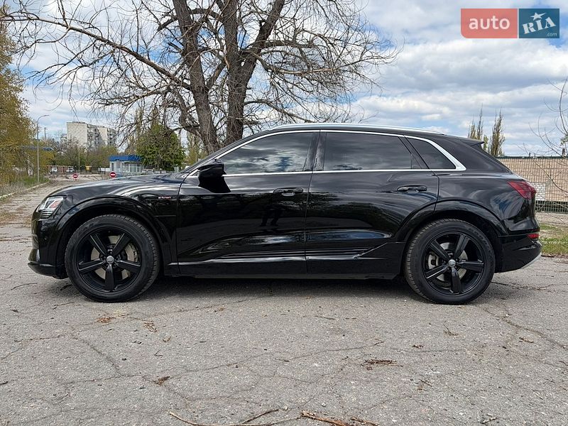 Внедорожник / Кроссовер Audi e-tron 2019 в Кременчуге
