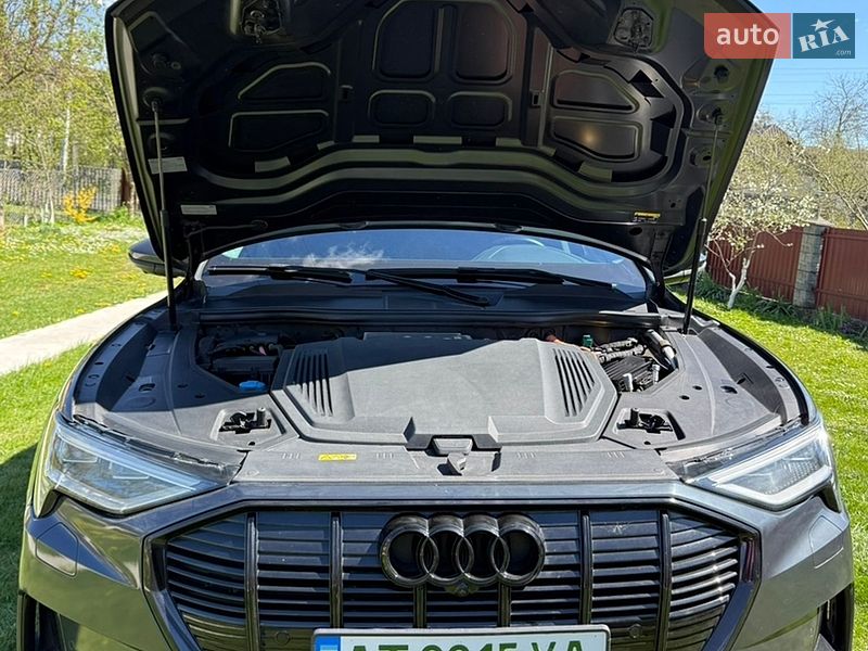 Внедорожник / Кроссовер Audi e-tron 2020 в Ивано-Франковске