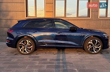 Внедорожник / Кроссовер Audi e-tron 2022 в Харькове