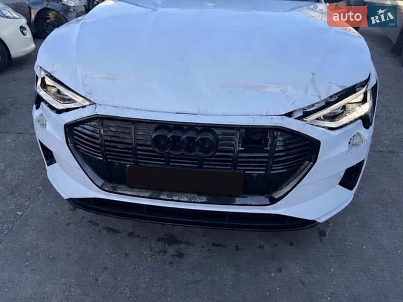 Внедорожник / Кроссовер Audi e-tron 2019 в Ровно