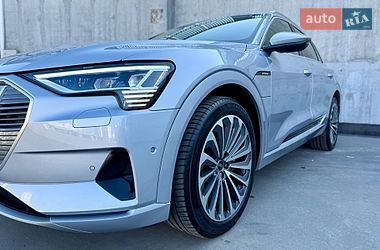 Внедорожник / Кроссовер Audi e-tron 2021 в Киеве фото 21 Внедорожник / Кроссовер Audi e-tron 2021 в Киеве