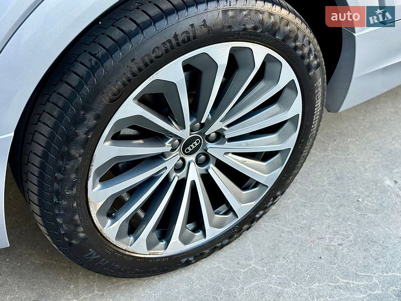 Внедорожник / Кроссовер Audi e-tron 2021 в Киеве фото 45 Внедорожник / Кроссовер Audi e-tron 2021 в Киеве
