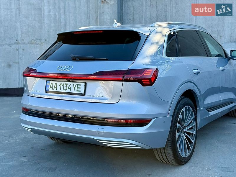 Внедорожник / Кроссовер Audi e-tron 2021 в Киеве фото 37 Внедорожник / Кроссовер Audi e-tron 2021 в Киеве