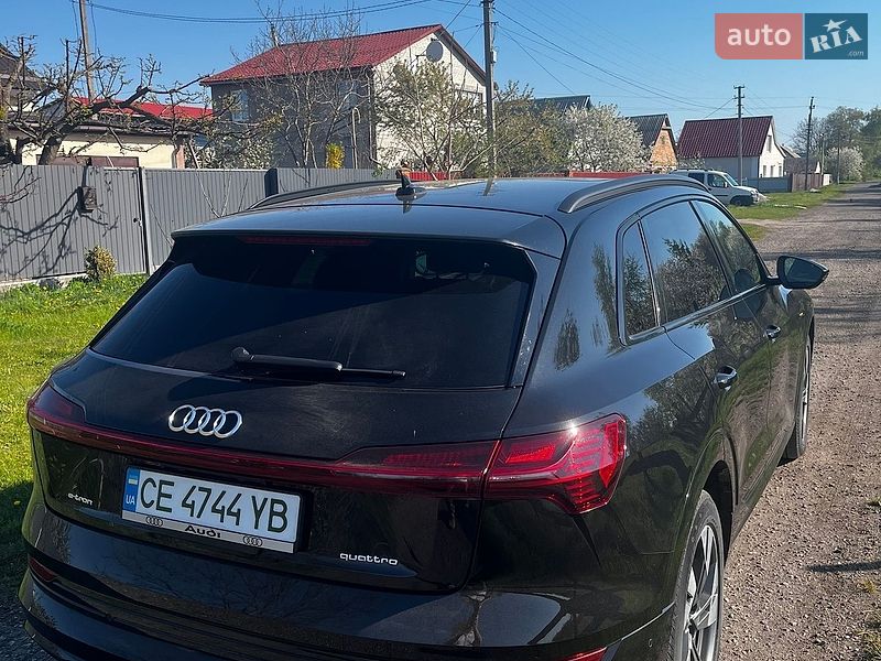 Внедорожник / Кроссовер Audi e-tron 2021 в Киеве