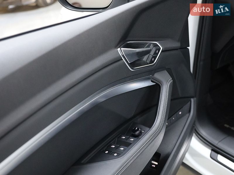 Внедорожник / Кроссовер Audi e-tron 2022 в Луцке