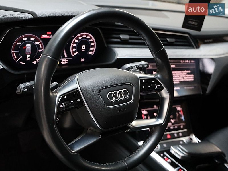 Внедорожник / Кроссовер Audi e-tron 2022 в Луцке
