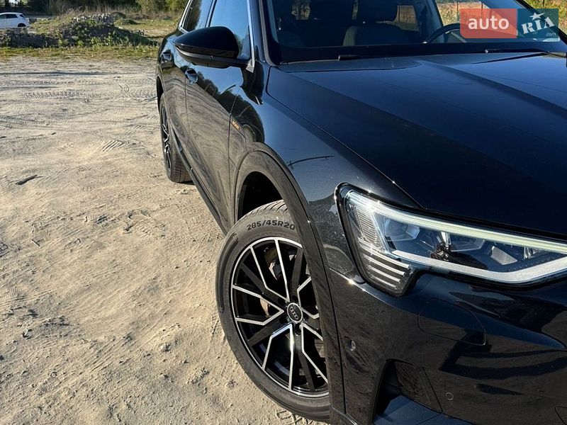 Внедорожник / Кроссовер Audi e-tron 2019 в Львове