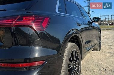 Внедорожник / Кроссовер Audi e-tron 2019 в Львове