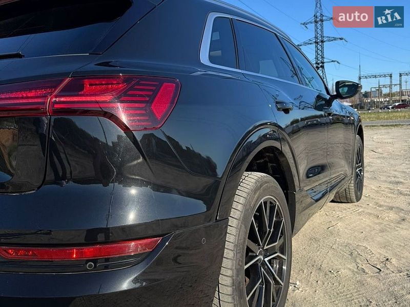 Внедорожник / Кроссовер Audi e-tron 2019 в Львове