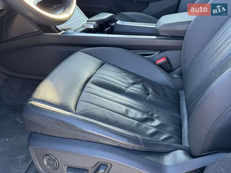 Внедорожник / Кроссовер Audi e-tron 2019 в Львове