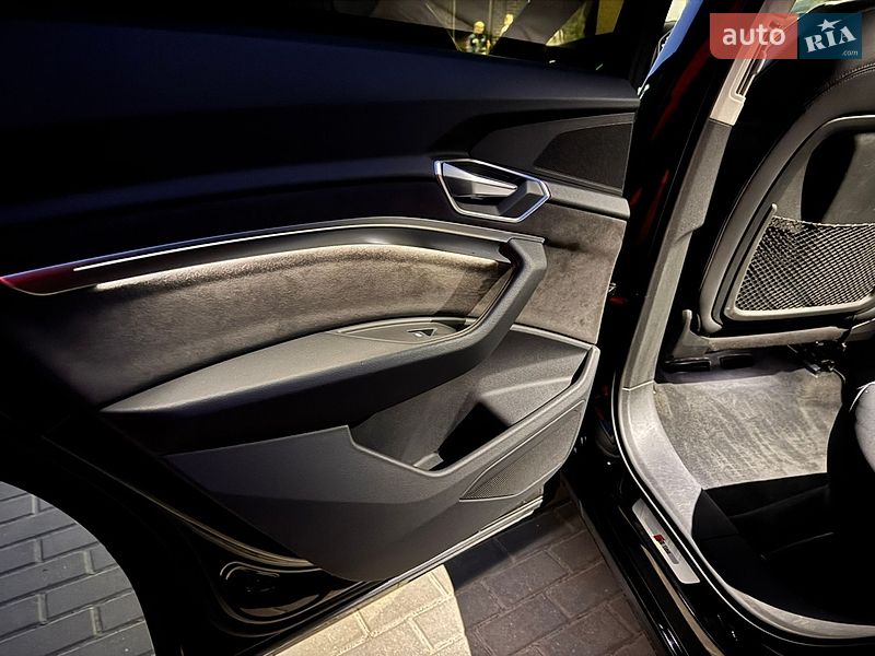Внедорожник / Кроссовер Audi e-tron 2021 в Хмельницком