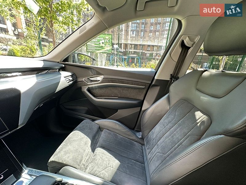 Внедорожник / Кроссовер Audi e-tron 2020 в Киеве