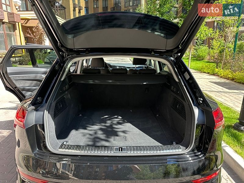 Внедорожник / Кроссовер Audi e-tron 2020 в Киеве