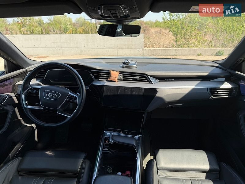 Внедорожник / Кроссовер Audi e-tron 2019 в Буче