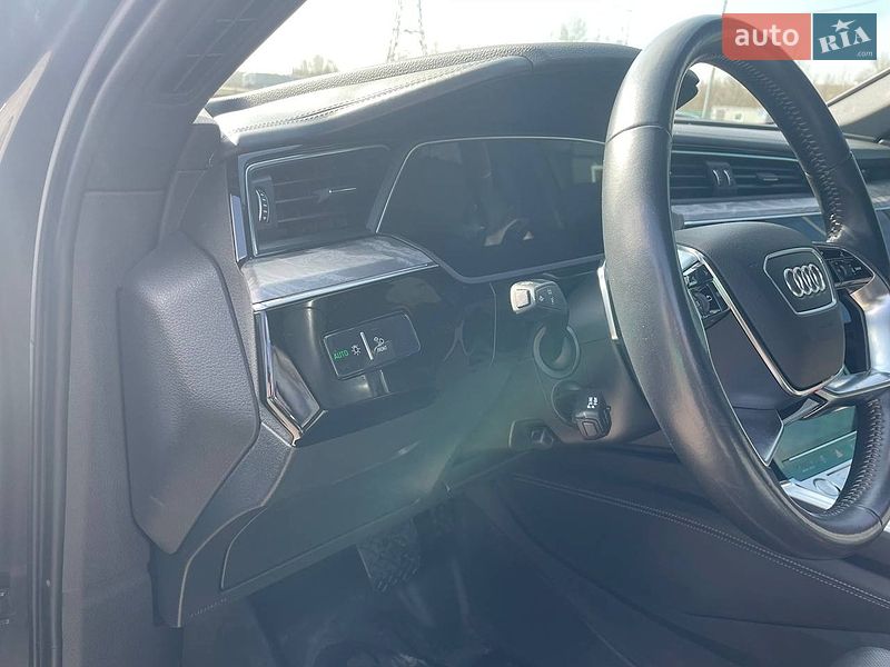 Внедорожник / Кроссовер Audi e-tron 2019 в Киеве
