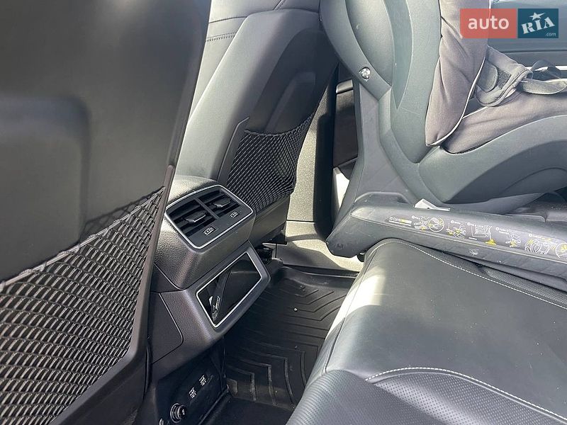 Внедорожник / Кроссовер Audi e-tron 2019 в Киеве